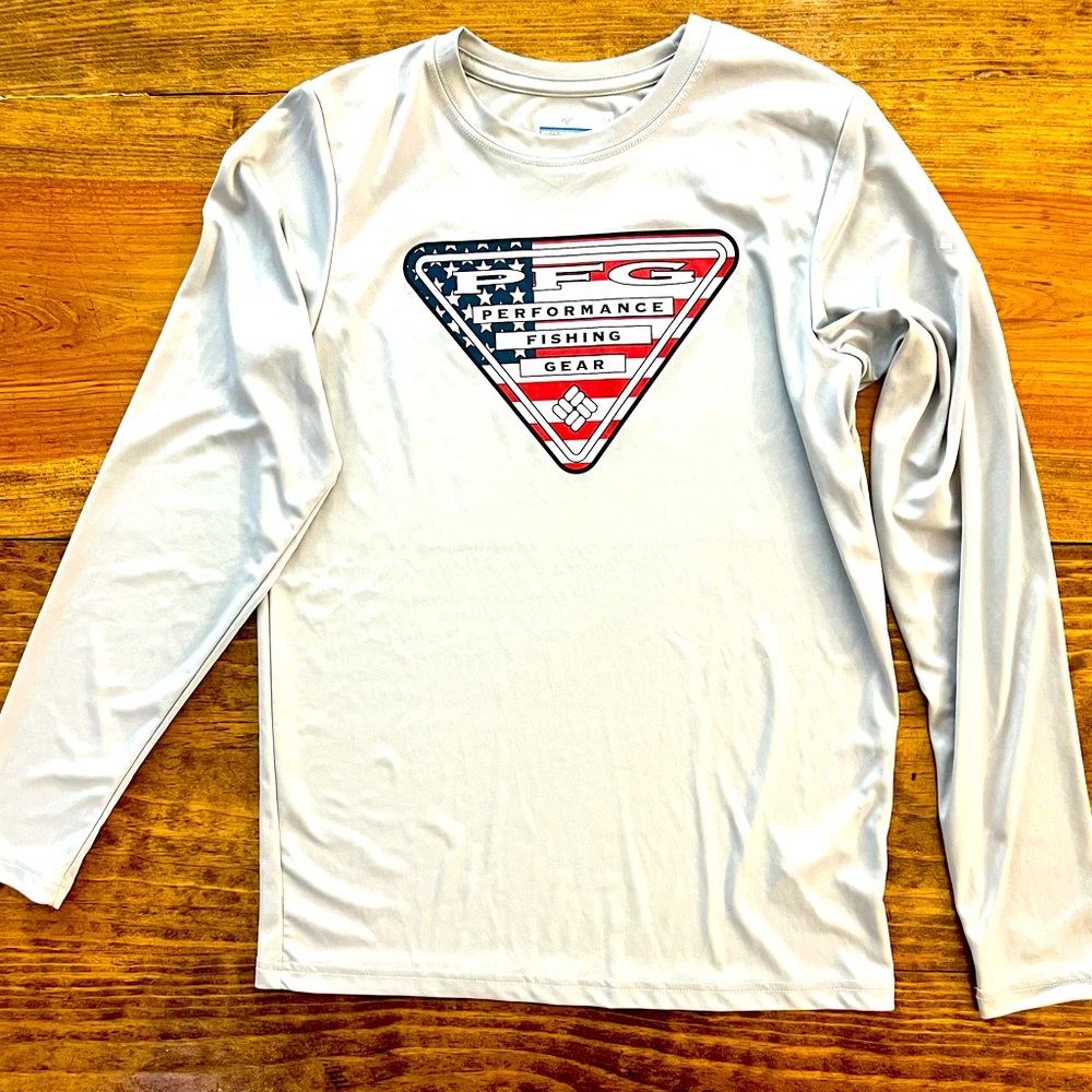 Columbia Sportswear Company - Boy’s Size 14/16 Long Sleeve Tshirt